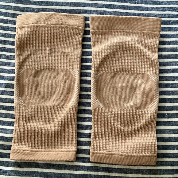 Bunheads gel knee pads for dance & pole - Picture 2 of 5